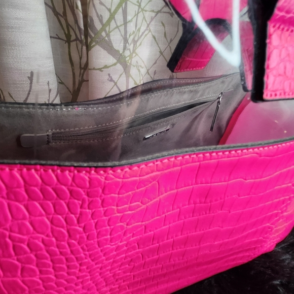 Vince Camuto barbie purse - Picture 4 of 10